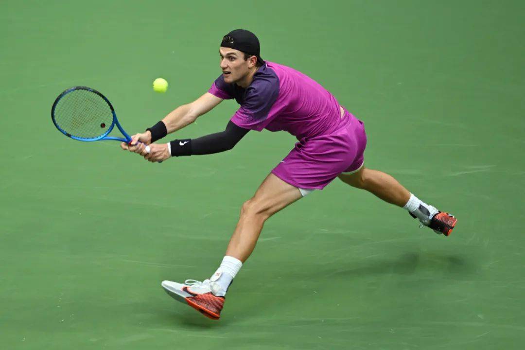 技术特点及 技术特点及